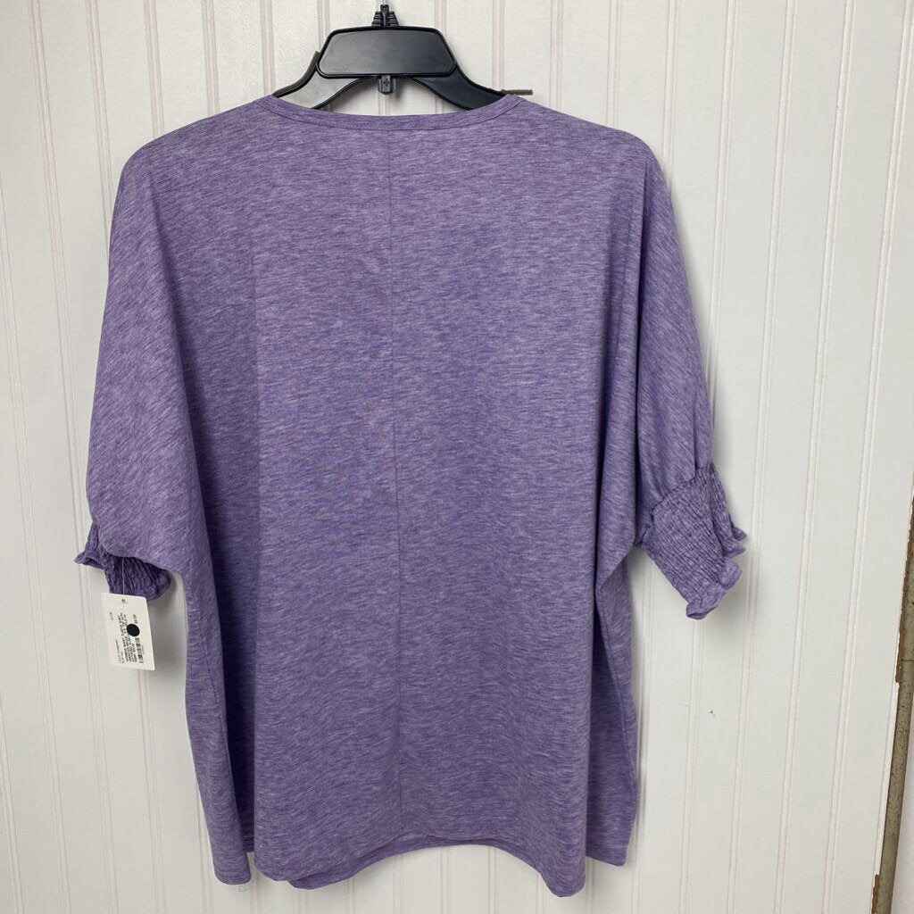 *S/S TOP WITH GATHERED SLEEVED