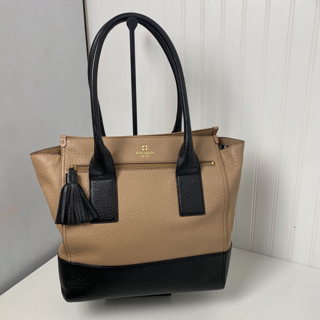 LARGE TWO TONE BEIGE BLACL PEBBLED LEATHER TOTE