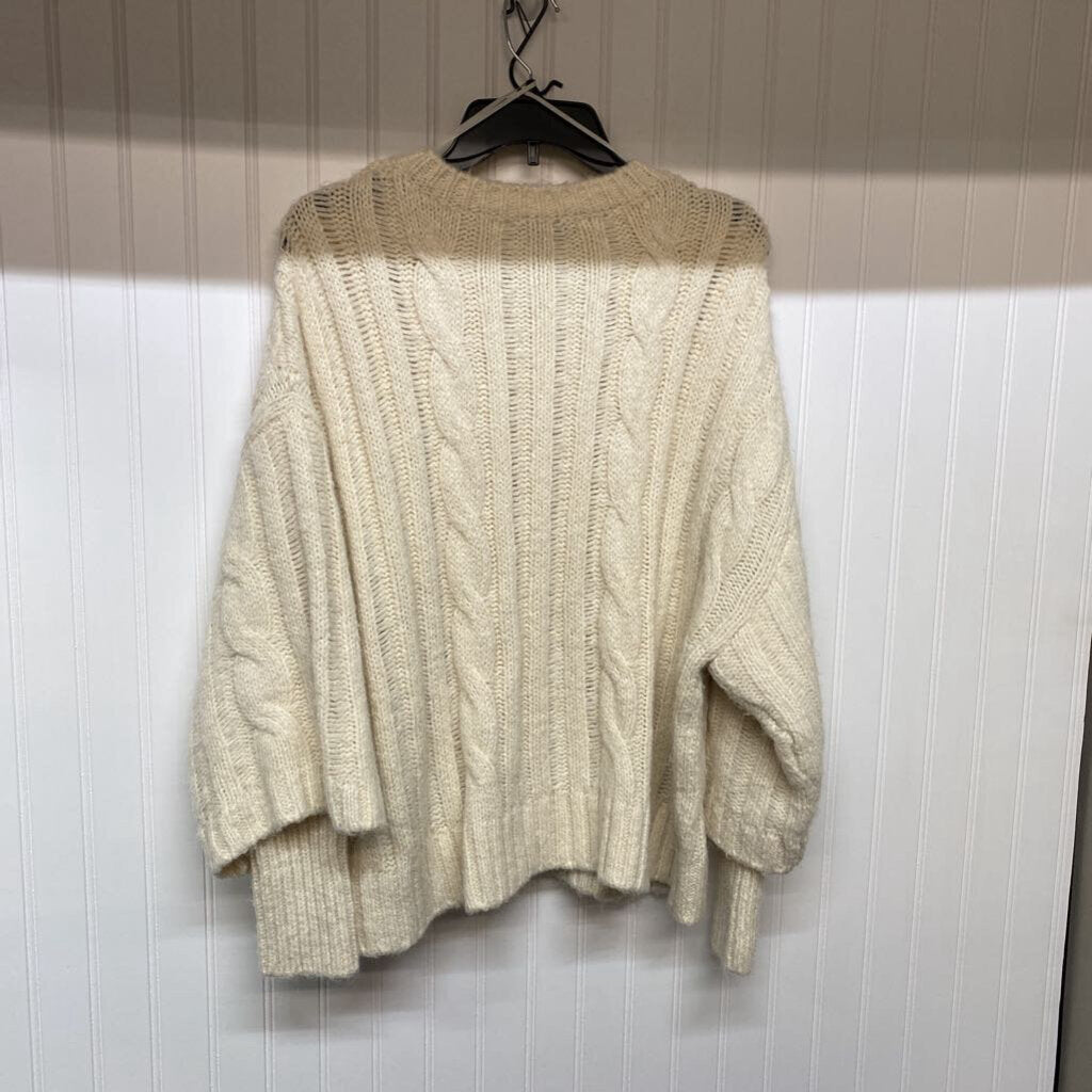 LADIES CABLEKNIT SWEATER