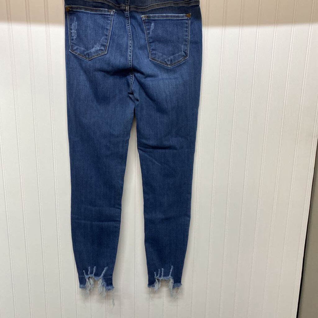 DISTRESSED DENIM JEANS
