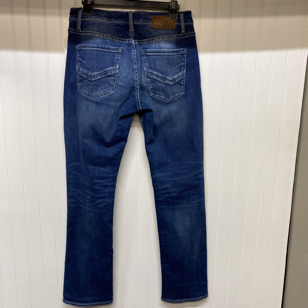 STRAIGHT LEG JEANS