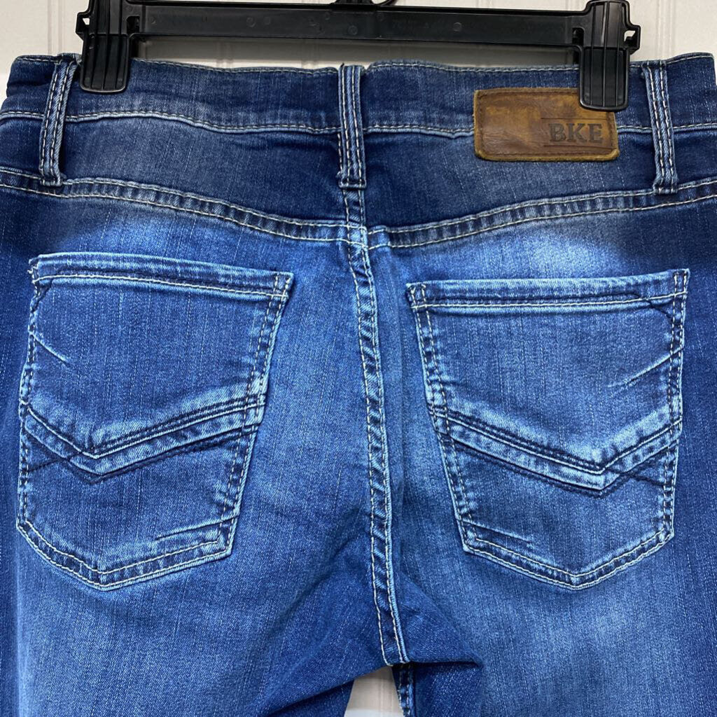 STRAIGHT LEG JEANS
