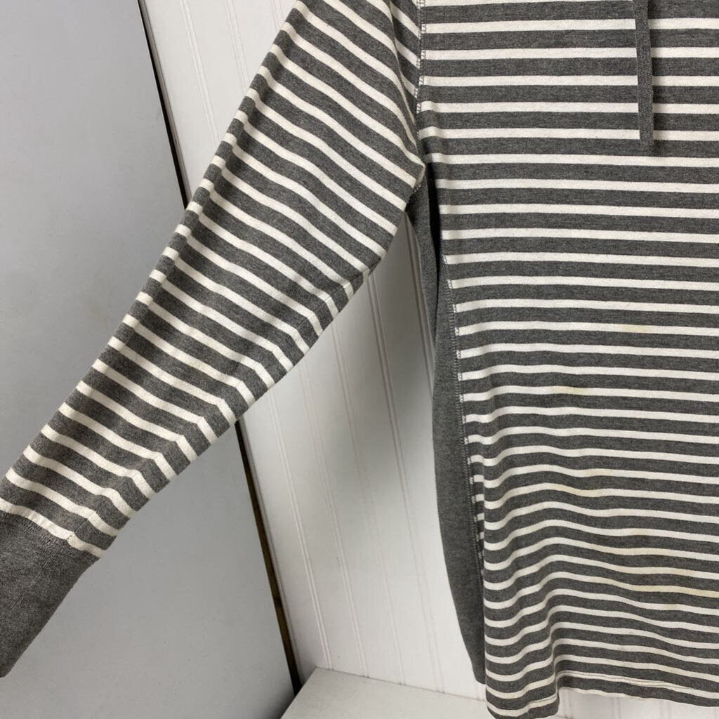 HOODED LONG SLEEVED