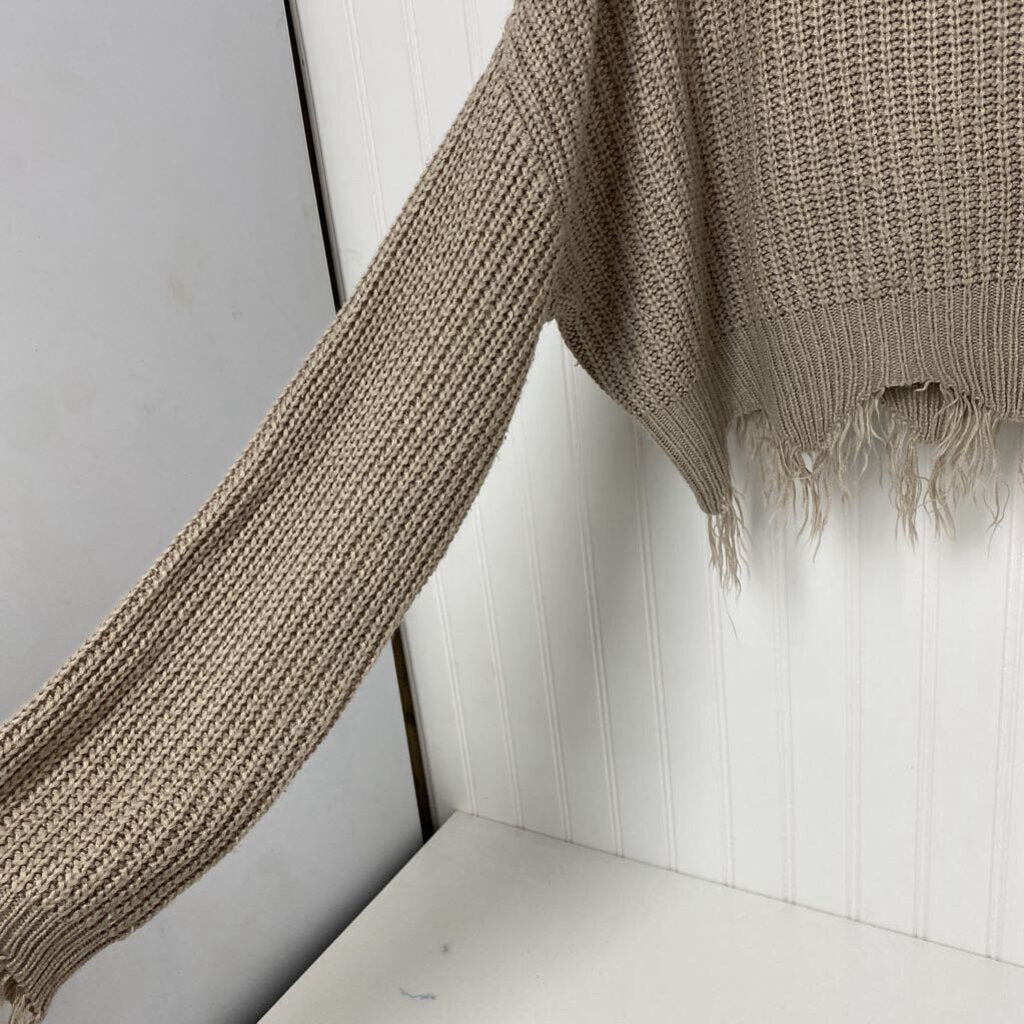 CROPPED WITH FRINGE SWEATER