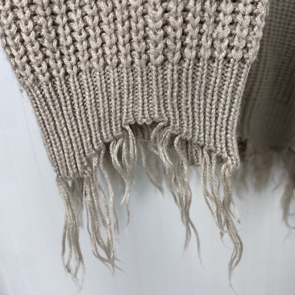 CROPPED WITH FRINGE SWEATER