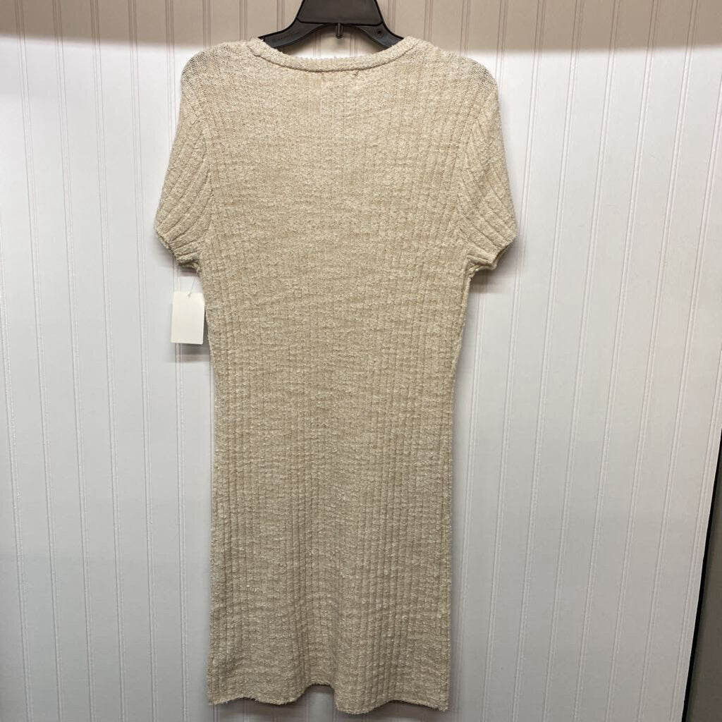 SHORT SLEEVED SWEATER DRESS