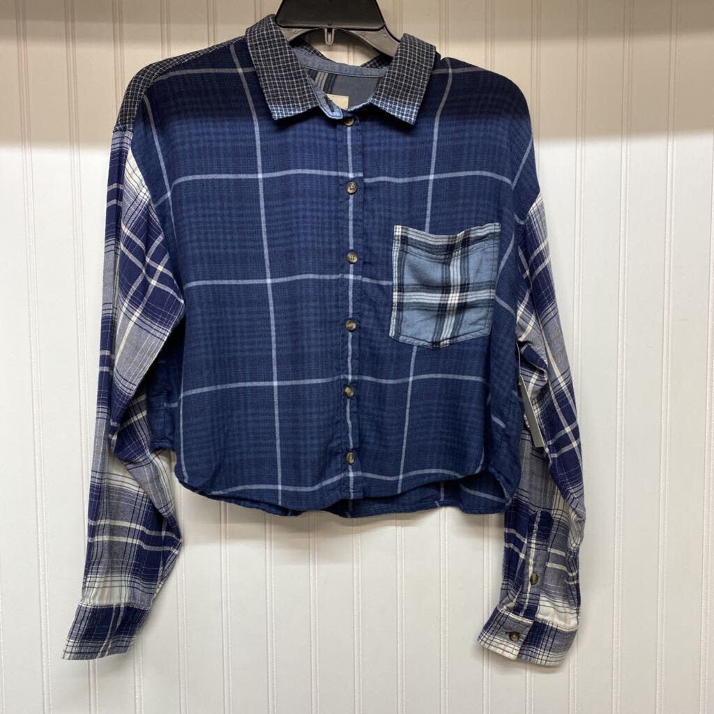 CROPPED BUTTON UP FLANNEL SHIRT