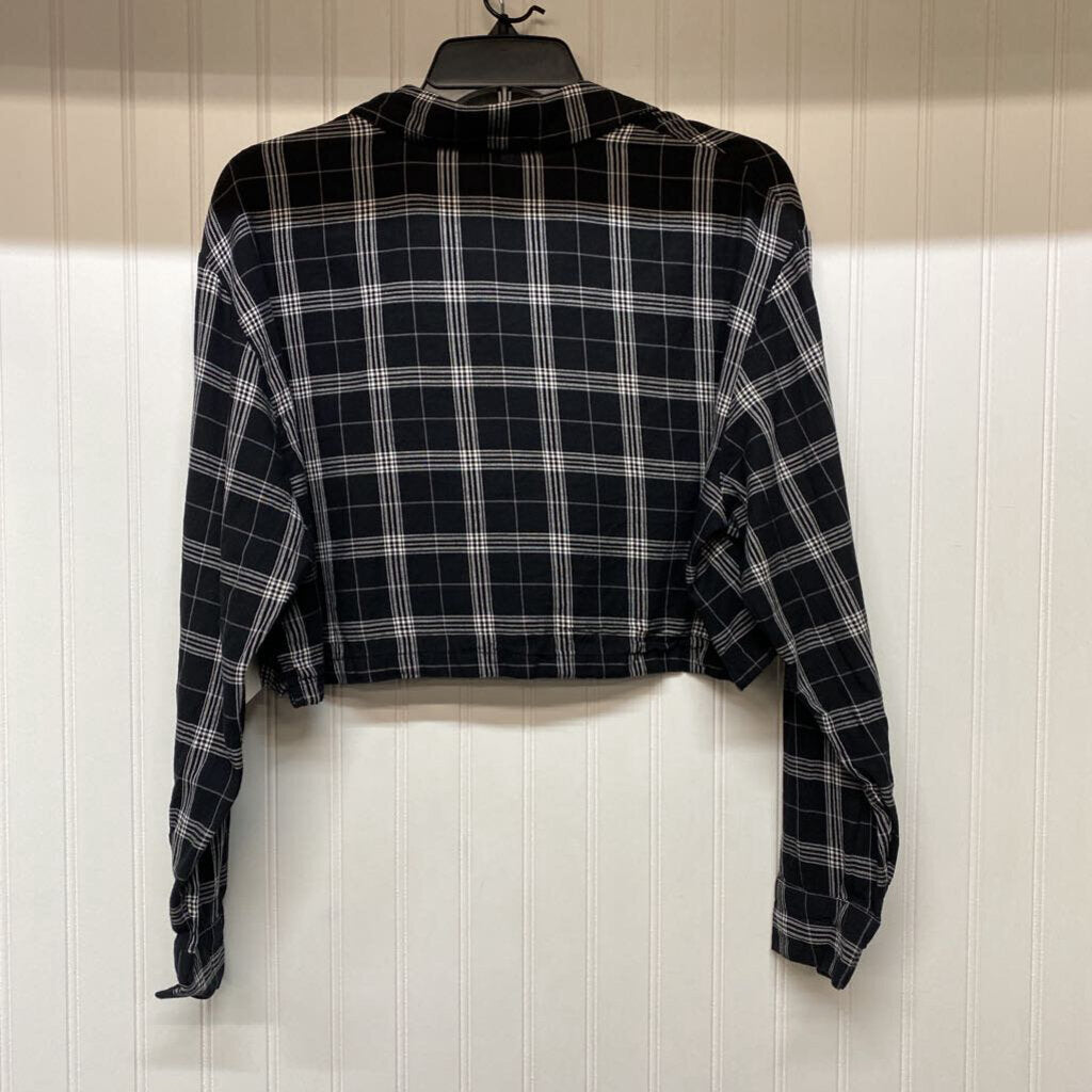 LONG SLEEVE CROPPED BUTTON UP SHIRT