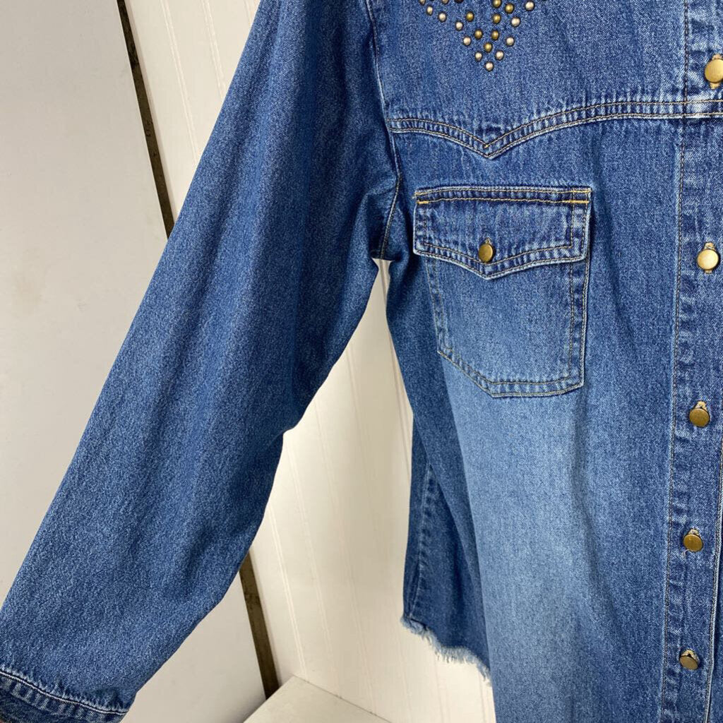 EMBELLISHED LONG SLEEVE DENIM BUTTON UP