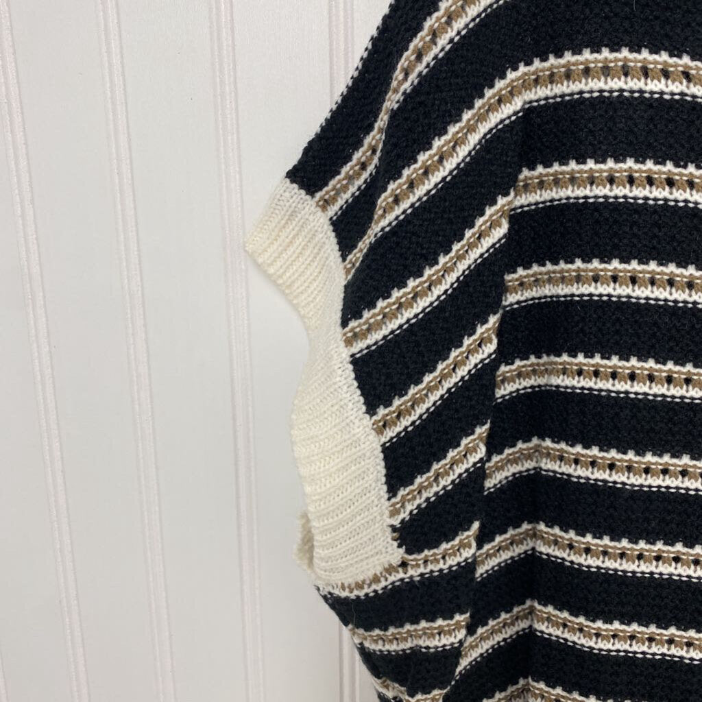 SLEEVLESS SWEATER
