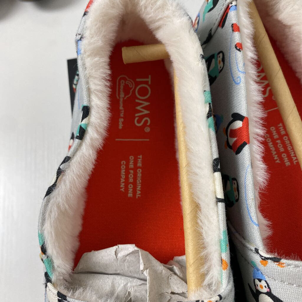 *TOMS "ALPARGATA" PEQUIN SLIP ON TENNIS SHOE