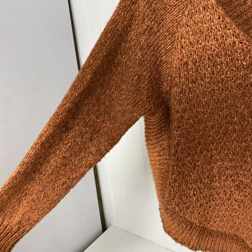 LOOSE KNIT SWEATER