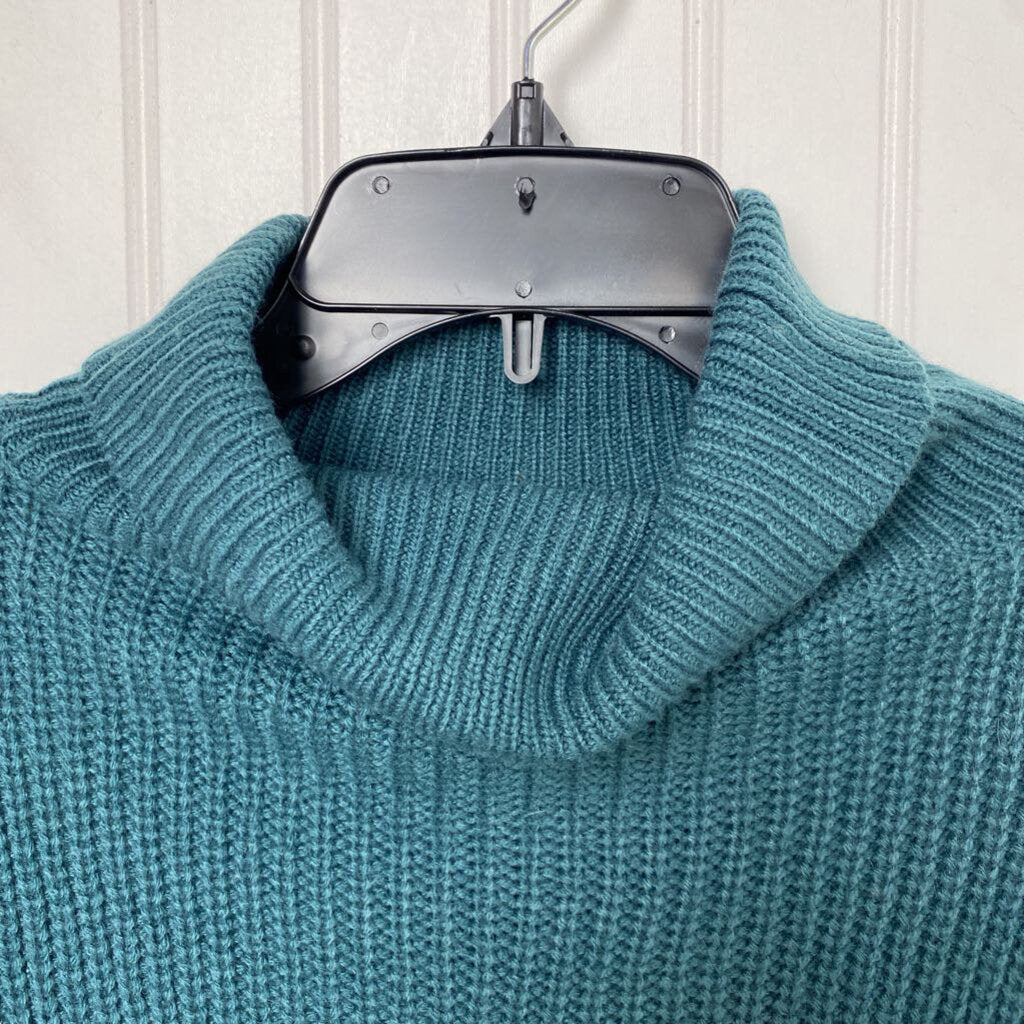 TURTLE NECK SWEATER